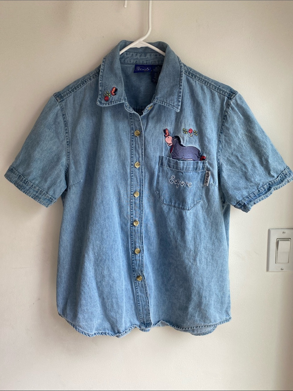 Woman’s Disney Denim Eeyore Winnie the Pooh Embroidered Shirt Top L